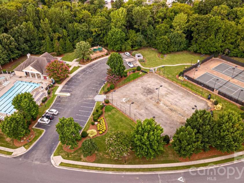 7633 Rathburn Lane, Charlotte, NC 28277.  MLS# CAR4411493, YatesRealty ID 43808. 
