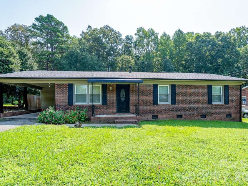 1038 Newcastle Road, Gastonia, NC 28052.  MLS# CAR4413896, YatesRealty ID 43809. 