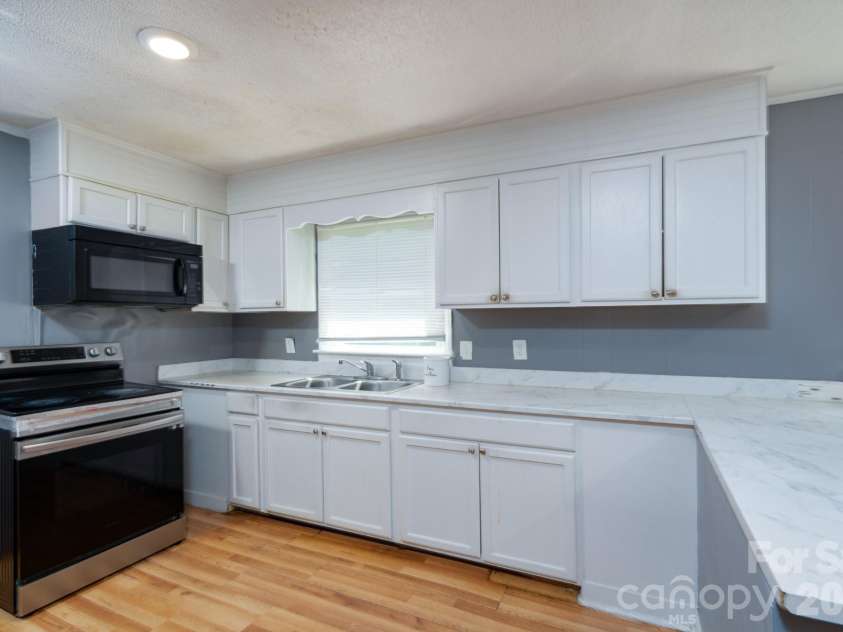 1038 Newcastle Road, Gastonia, NC 28052.  MLS# CAR4413896, YatesRealty ID 43809. 