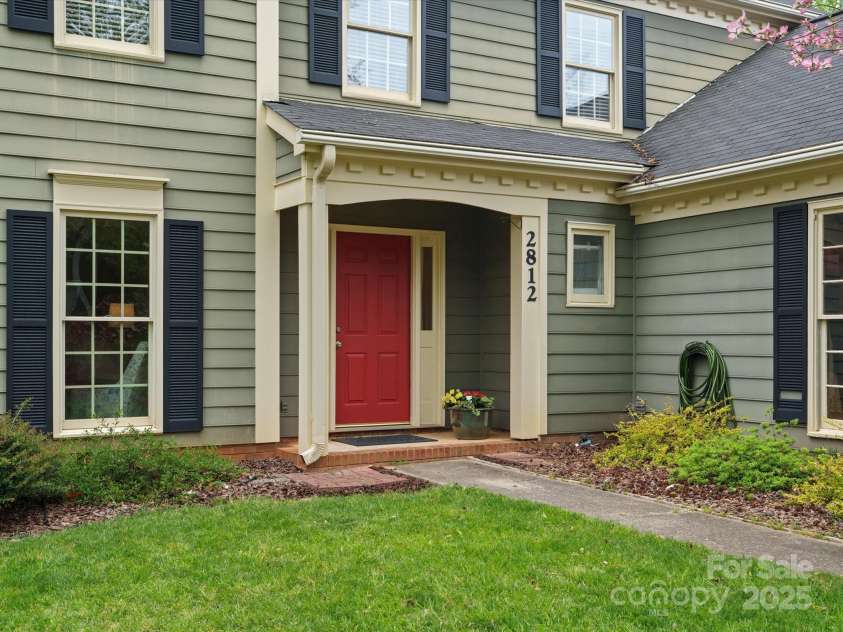 2812 Edgebrook Circle, Matthews, NC 28105.  MLS# CAR4241654, YatesRealty ID 4381. 