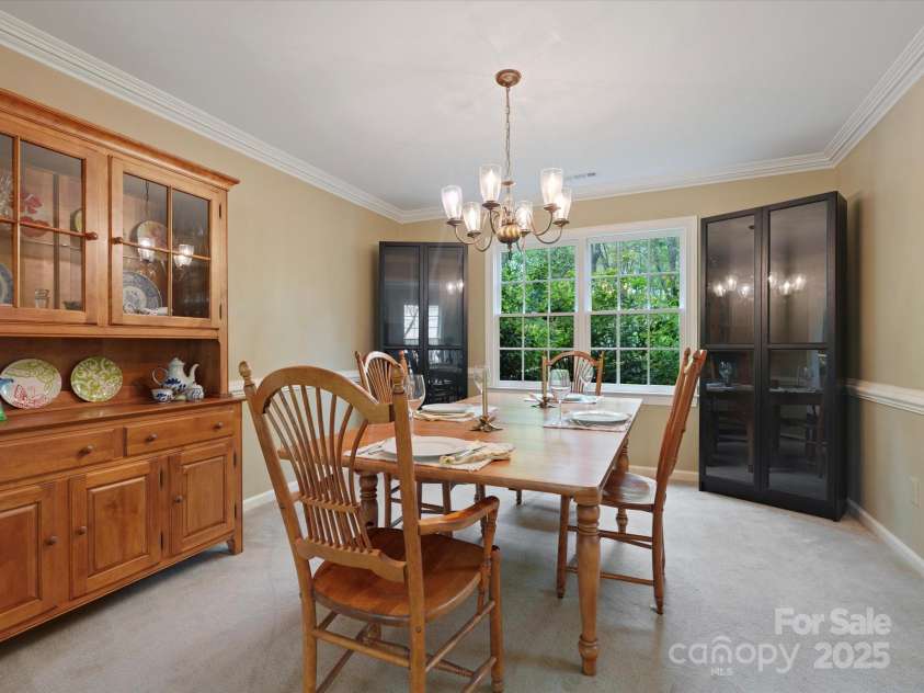 2812 Edgebrook Circle, Matthews, NC 28105.  MLS# CAR4241654, YatesRealty ID 4381. 