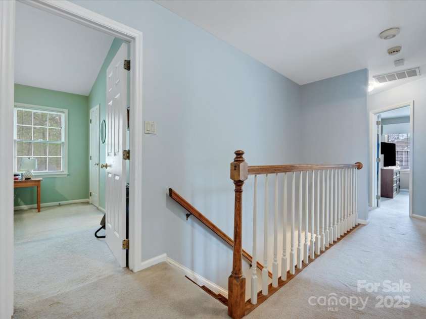 2812 Edgebrook Circle, Matthews, NC 28105.  MLS# CAR4241654, YatesRealty ID 4381. 