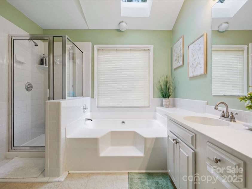 2812 Edgebrook Circle, Matthews, NC 28105.  MLS# CAR4241654, YatesRealty ID 4381. 