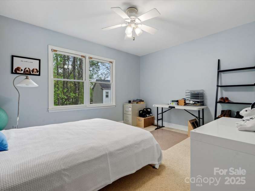 2812 Edgebrook Circle, Matthews, NC 28105.  MLS# CAR4241654, YatesRealty ID 4381. 