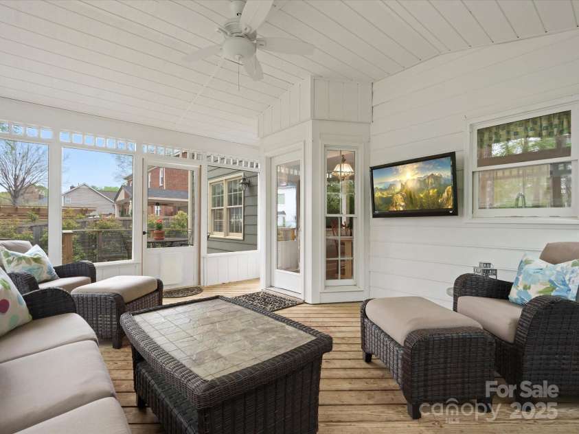 2812 Edgebrook Circle, Matthews, NC 28105.  MLS# CAR4241654, YatesRealty ID 4381. 