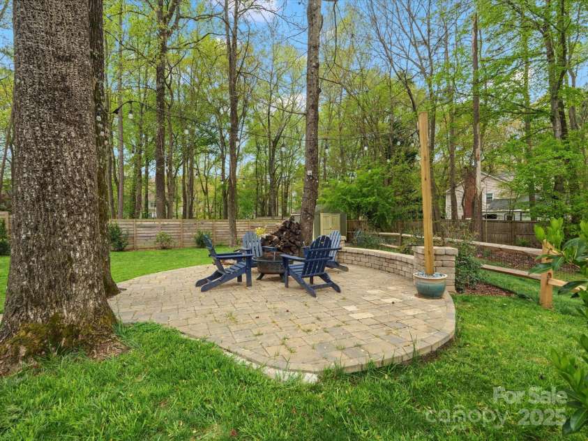 2812 Edgebrook Circle, Matthews, NC 28105.  MLS# CAR4241654, YatesRealty ID 4381. 