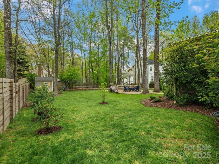 2812 Edgebrook Circle, Matthews, NC 28105.  MLS# CAR4241654, YatesRealty ID 4381. 