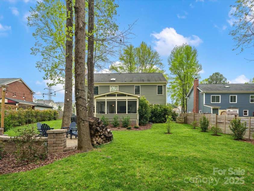 2812 Edgebrook Circle, Matthews, NC 28105.  MLS# CAR4241654, YatesRealty ID 4381. 