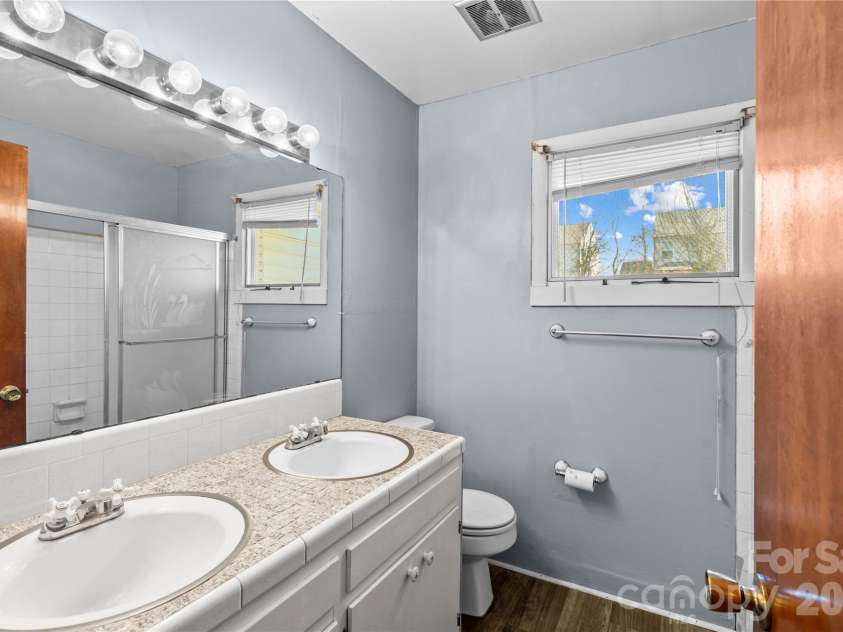 305 Sills Drive, Salisbury, NC 28146.  MLS# CAR4341534, YatesRealty ID 4381. 