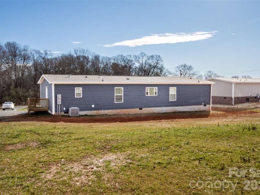489 Eagle Mills Road, Hamptonville, NC 27020.  MLS# CAR4337750, YatesRealty ID 4381. 