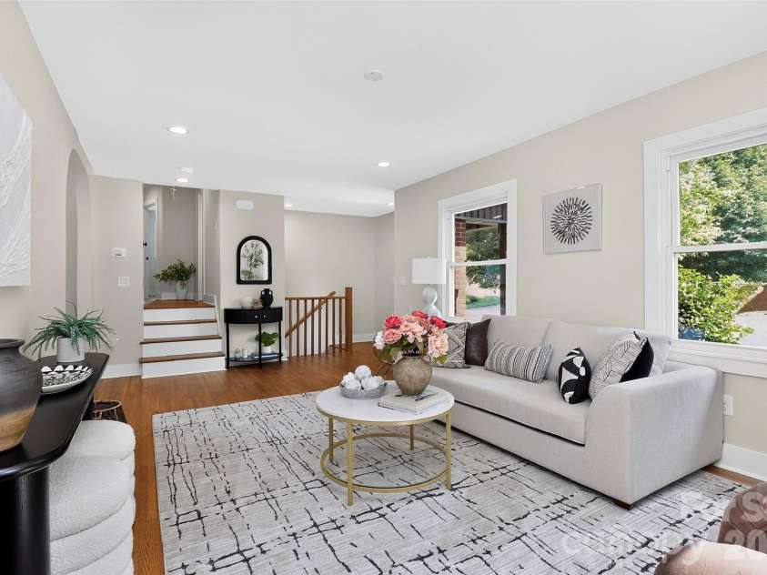3617 Woodleaf Road, Charlotte, NC 28205.  MLS# CAR4410938, YatesRealty ID 43810. 