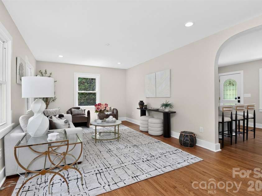 3617 Woodleaf Road, Charlotte, NC 28205.  MLS# CAR4410938, YatesRealty ID 43810. 