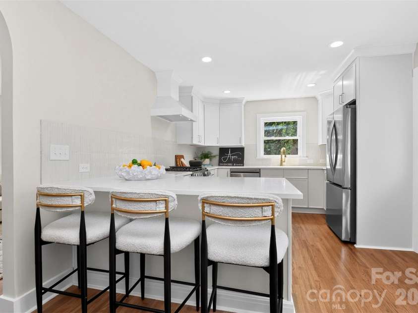 3617 Woodleaf Road, Charlotte, NC 28205.  MLS# CAR4410938, YatesRealty ID 43810. 