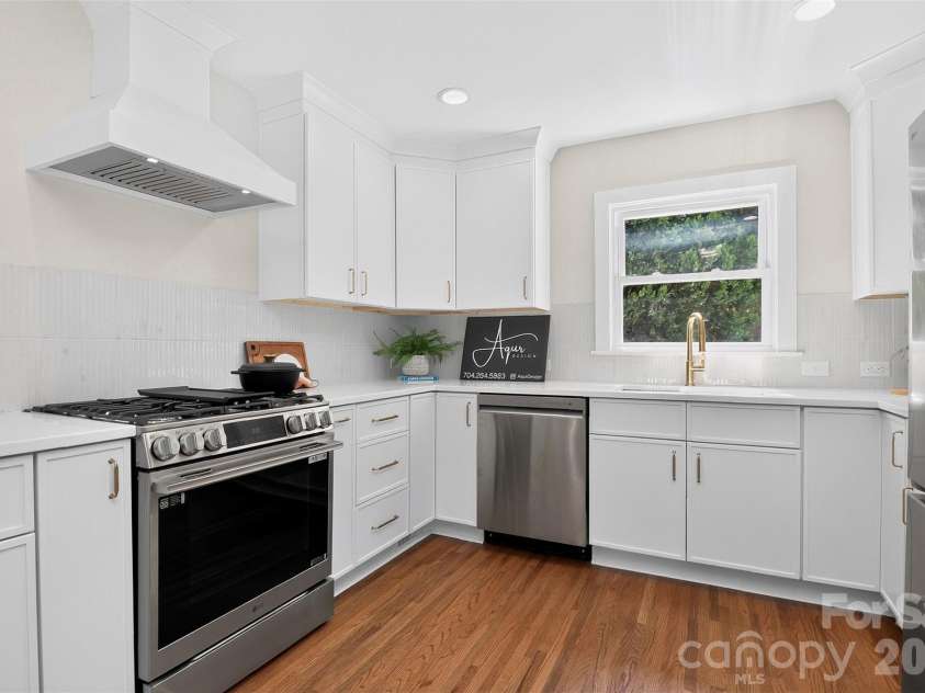 3617 Woodleaf Road, Charlotte, NC 28205.  MLS# CAR4410938, YatesRealty ID 43810. 
