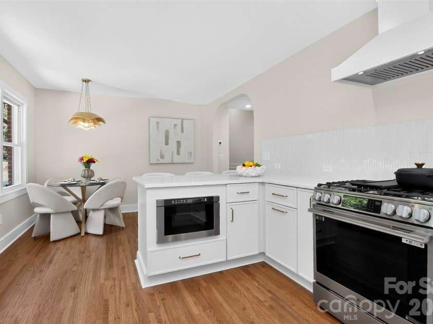 3617 Woodleaf Road, Charlotte, NC 28205.  MLS# CAR4410938, YatesRealty ID 43810. 