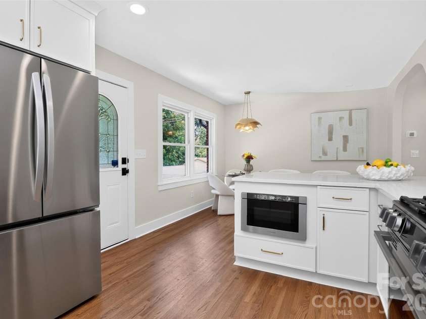 3617 Woodleaf Road, Charlotte, NC 28205.  MLS# CAR4410938, YatesRealty ID 43810. 