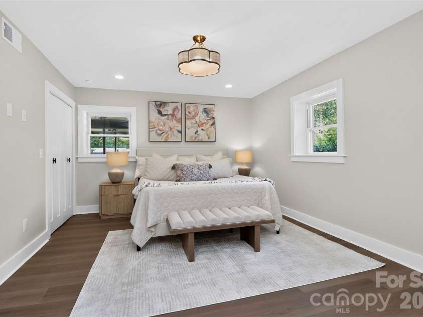 3617 Woodleaf Road, Charlotte, NC 28205.  MLS# CAR4410938, YatesRealty ID 43810. 