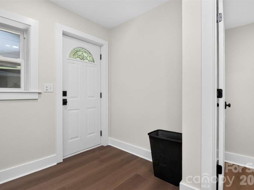 3617 Woodleaf Road, Charlotte, NC 28205.  MLS# CAR4410938, YatesRealty ID 43810. 