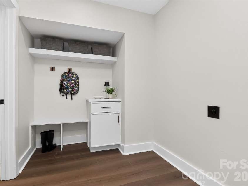 3617 Woodleaf Road, Charlotte, NC 28205.  MLS# CAR4410938, YatesRealty ID 43810. 