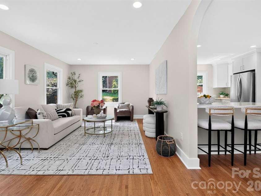 3617 Woodleaf Road, Charlotte, NC 28205.  MLS# CAR4410938, YatesRealty ID 43810. 