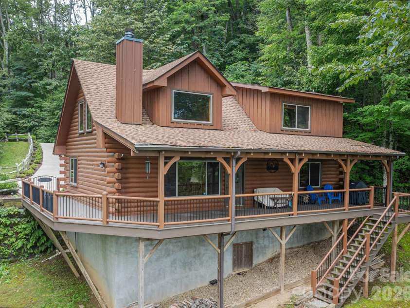 332 Gadohi Trail, Maggie Valley, NC 28751.  MLS# CAR4414080, YatesRealty ID 43811. 332 Gadohi Trail