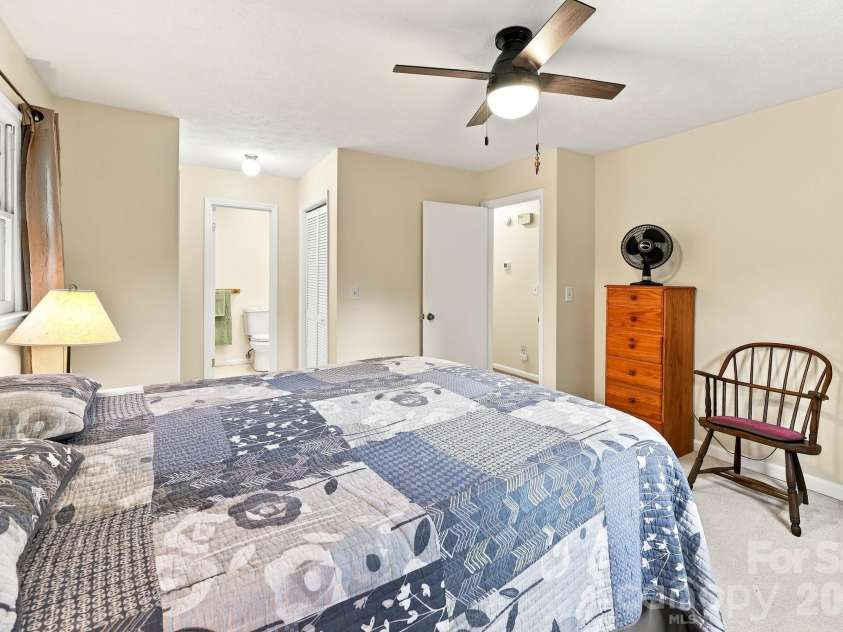 473 King William Road, Hendersonville, NC 28739.  MLS# CAR4396182, YatesRealty ID 43812. 