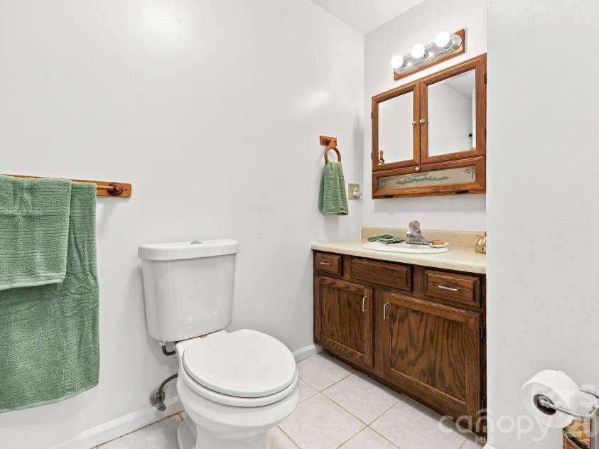 473 King William Road, Hendersonville, NC 28739.  MLS# CAR4396182, YatesRealty ID 43812. 