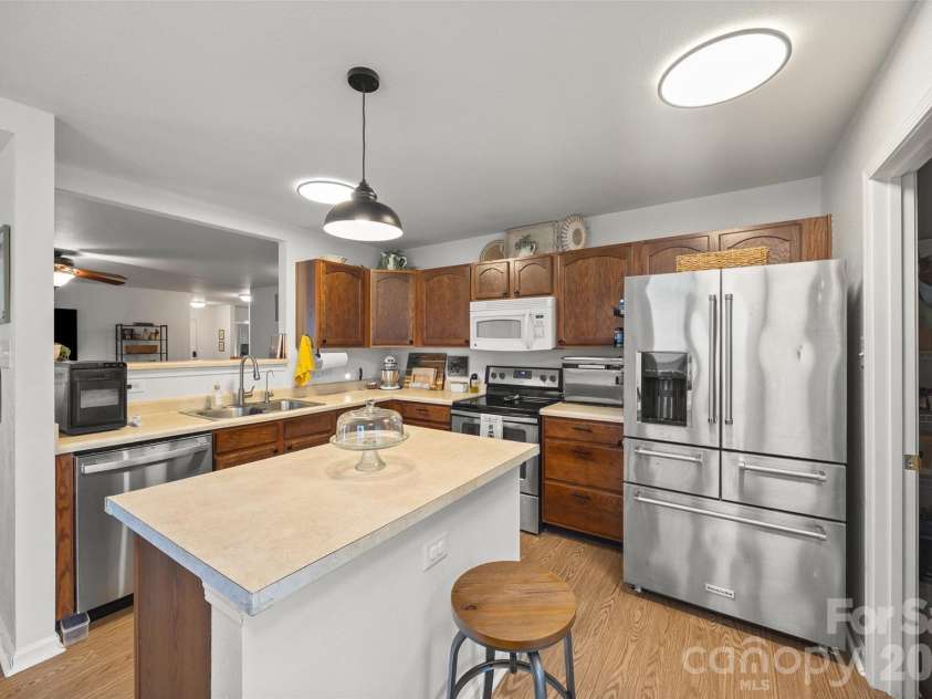 5022 Meanna Drive, Clover, SC 29710.  MLS# CAR4407232, YatesRealty ID 43813. 
