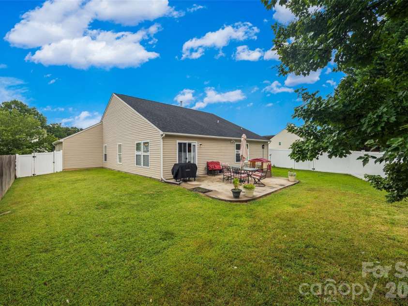 5022 Meanna Drive, Clover, SC 29710.  MLS# CAR4407232, YatesRealty ID 43813. 