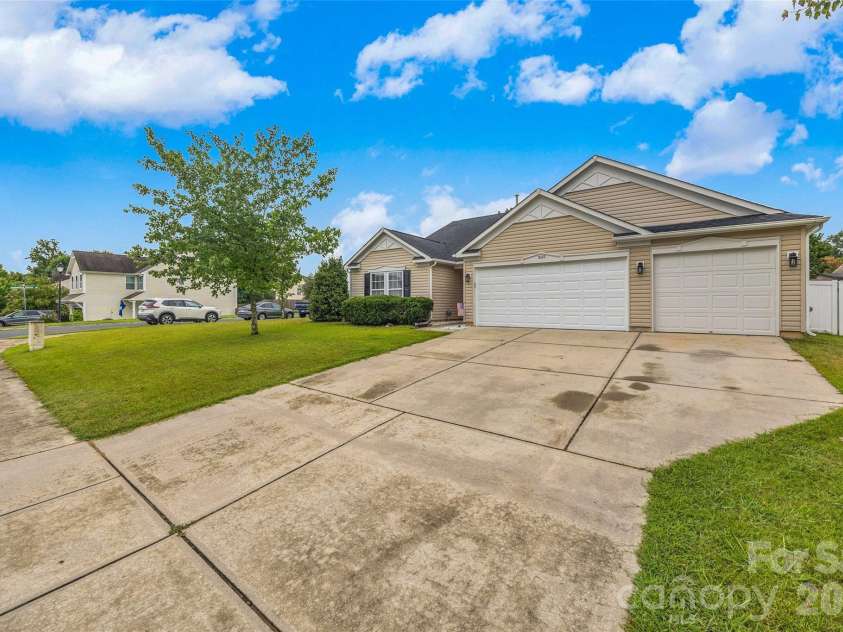 5022 Meanna Drive, Clover, SC 29710.  MLS# CAR4407232, YatesRealty ID 43813. 