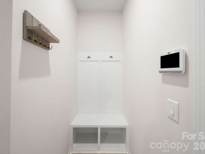 8114 Franklin Trail Street, Charlotte, NC 28227.  MLS# CAR4412837, YatesRealty ID 43815. Drop Zone