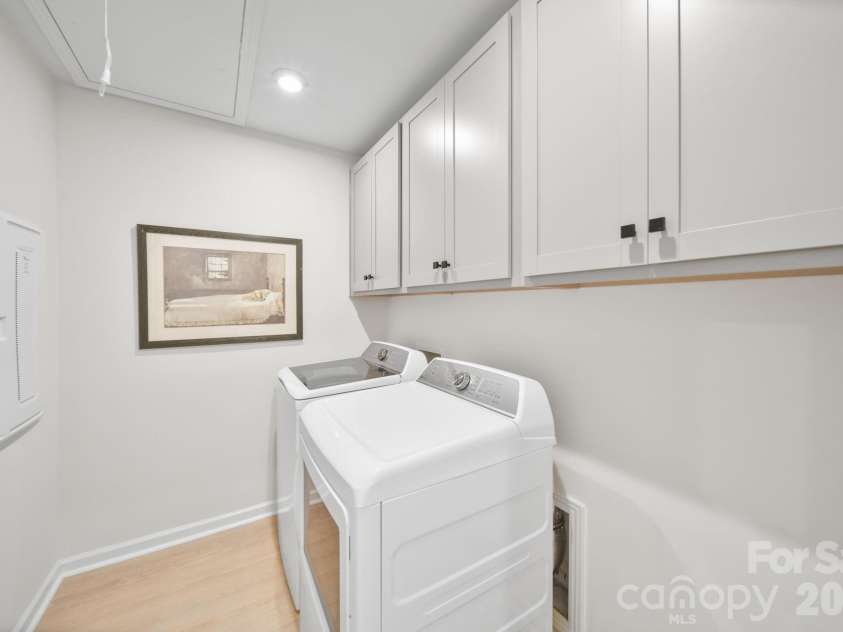8114 Franklin Trail Street, Charlotte, NC 28227.  MLS# CAR4412837, YatesRealty ID 43815. Laundry Room
