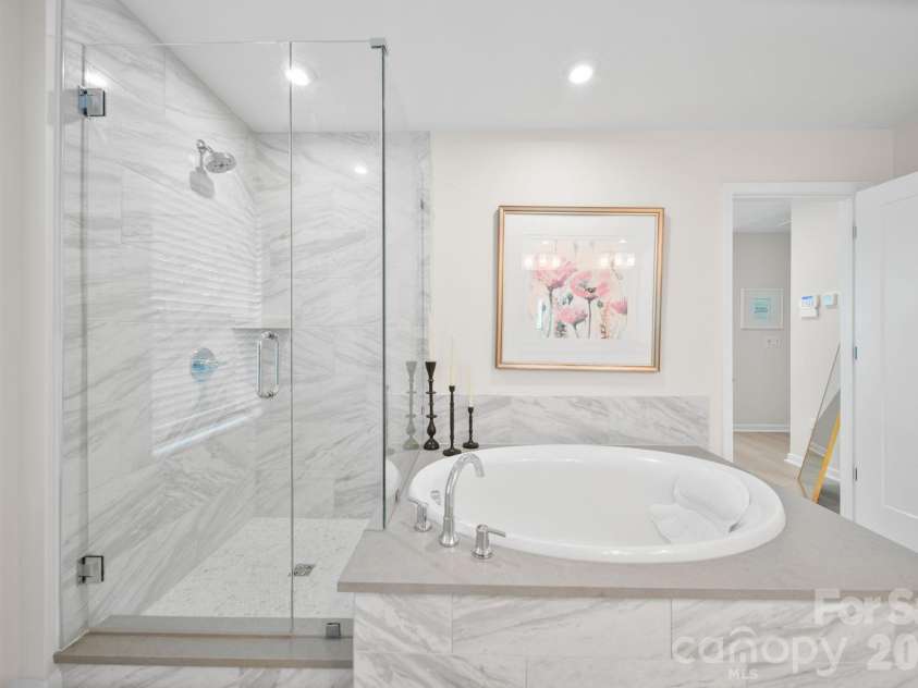 8114 Franklin Trail Street, Charlotte, NC 28227.  MLS# CAR4412837, YatesRealty ID 43815. Owner's Bath