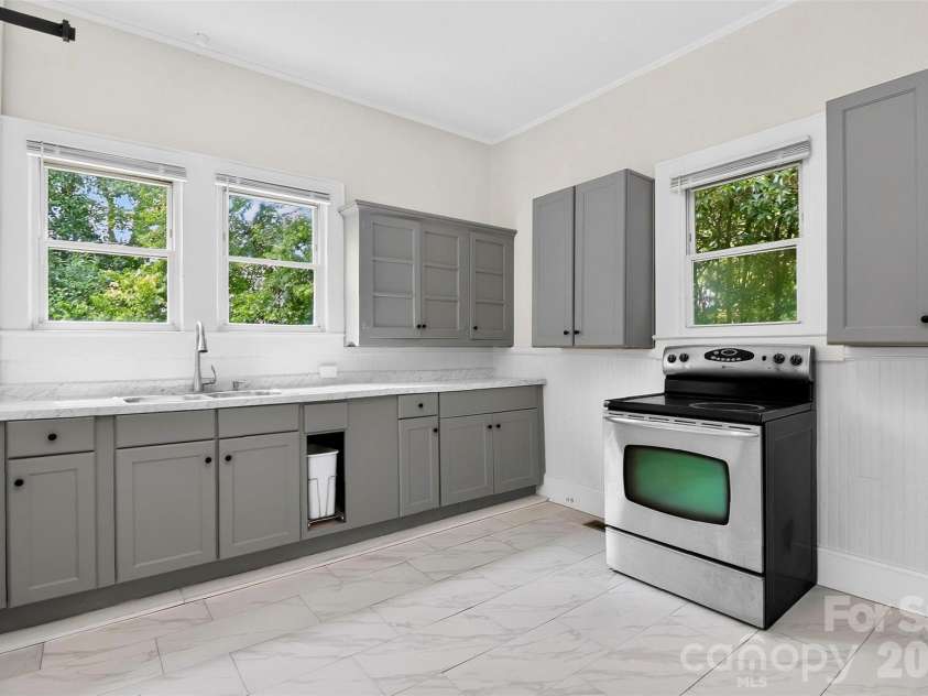 58 Skipwith Street, Concord, NC 28025.  MLS# CAR4413549, YatesRealty ID 43818. Kitchen