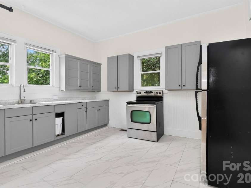 58 Skipwith Street, Concord, NC 28025.  MLS# CAR4413549, YatesRealty ID 43818. Kitchen Filled with Natural Light