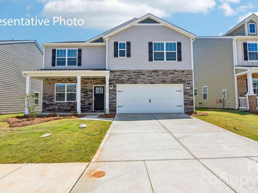 628 17th Avenue Drive, Hickory, NC 28601.  MLS# CAR4414328, YatesRealty ID 43819. 