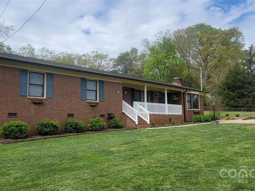 5527 Dallas High Shoals Hwy Highway, Dallas, NC 28034.  MLS# CAR4218491, YatesRealty ID 4382. 