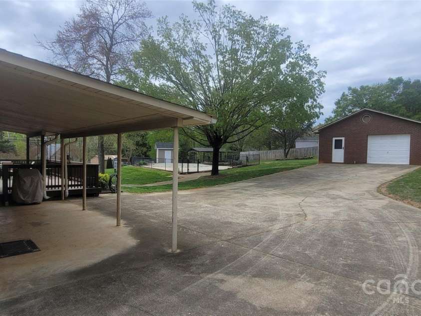 5527 Dallas High Shoals Hwy Highway, Dallas, NC 28034.  MLS# CAR4218491, YatesRealty ID 4382. 