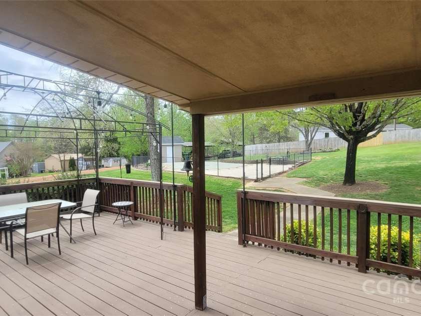 5527 Dallas High Shoals Hwy Highway, Dallas, NC 28034.  MLS# CAR4218491, YatesRealty ID 4382. 