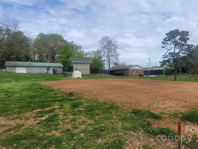 5527 Dallas High Shoals Hwy Highway, Dallas, NC 28034.  MLS# CAR4218491, YatesRealty ID 4382. 