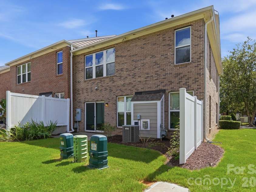 16852 Dunaverty Place, Charlotte, NC 28277.  MLS# CAR4411587, YatesRealty ID 43822. 