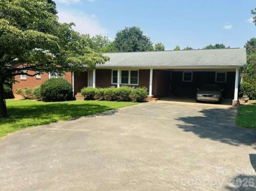 1424 Post Road, Shelby, NC 28150.  MLS# CAR4413772, YatesRealty ID 43824. Front