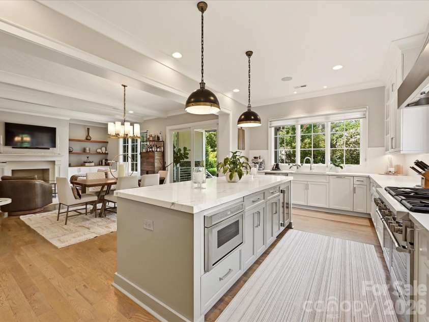 2820 Irby Drive, Charlotte, NC 28209.  MLS# CAR4413472, YatesRealty ID 43825. 