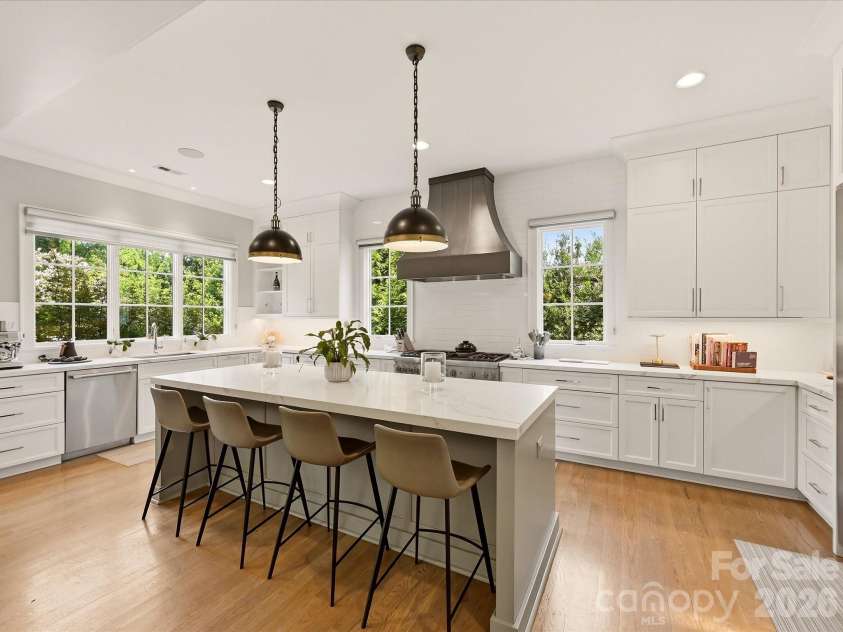 2820 Irby Drive, Charlotte, NC 28209.  MLS# CAR4413472, YatesRealty ID 43825. Chef's Kitchen