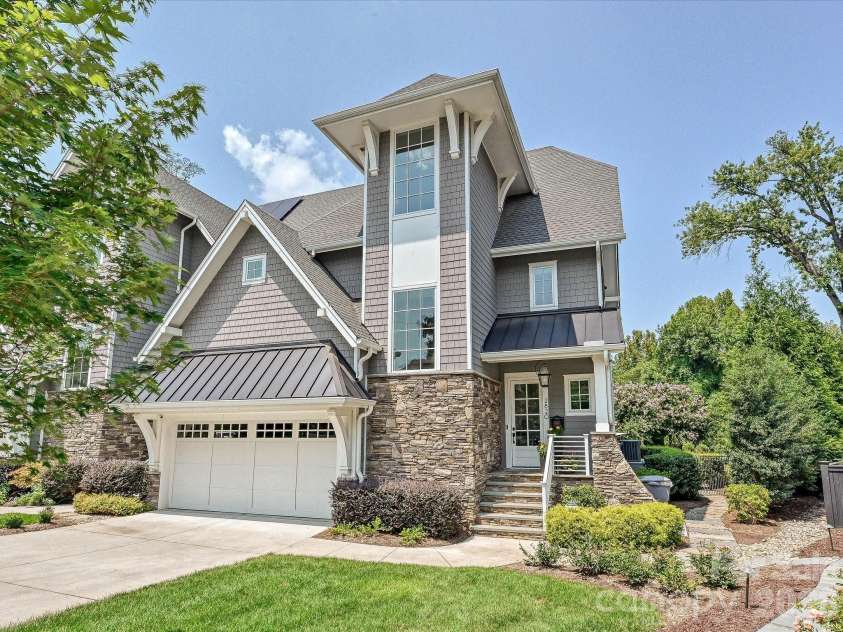2820 Irby Drive, Charlotte, NC 28209.  MLS# CAR4413472, YatesRealty ID 43825. Welcome Home!