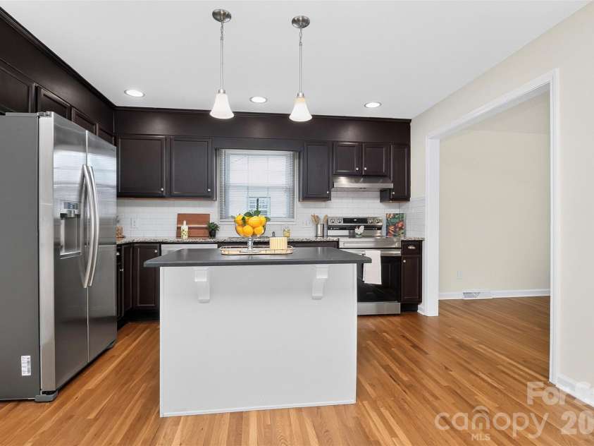 4726 Walden Court, Charlotte, NC 28210.  MLS# CAR4408855, YatesRealty ID 43826. 