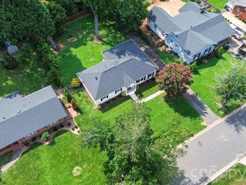 4726 Walden Court, Charlotte, NC 28210.  MLS# CAR4408855, YatesRealty ID 43826. 