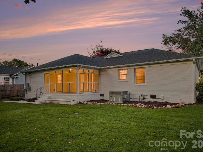 4726 Walden Court, Charlotte, NC 28210.  MLS# CAR4408855, YatesRealty ID 43826. 