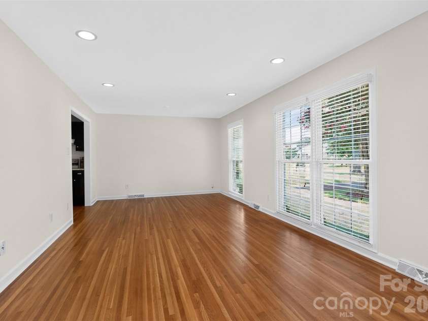 4726 Walden Court, Charlotte, NC 28210.  MLS# CAR4408855, YatesRealty ID 43826. Living/dining room
