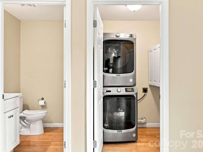 32 Jeff Drive, Asheville, NC 28806.  MLS# CAR4414336, YatesRealty ID 43827. 